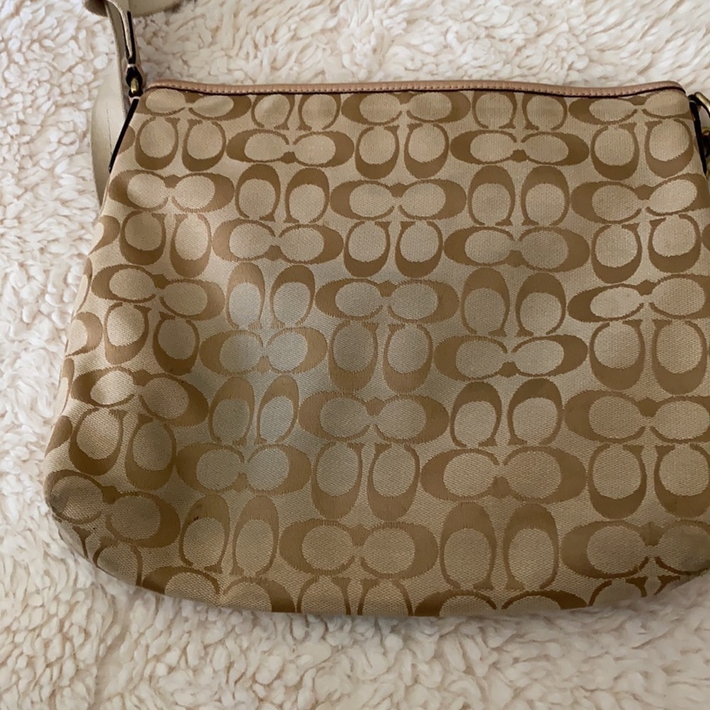 Coach - Picture 5 of 10
